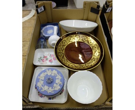 A collection of pottery to include Coalware rouge royale footed dish, Wedgwood trinket boxes etc 