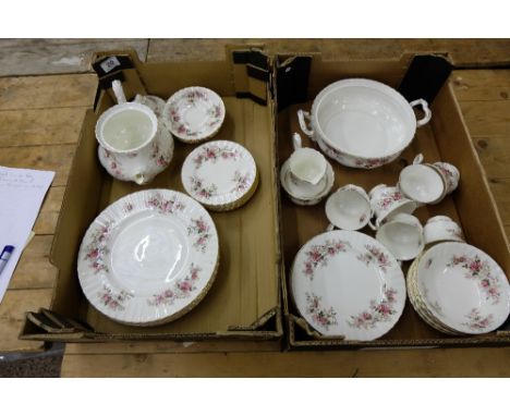 A collection of pottery to include Royal Albert Lavender Rose part dinner set, including dinner plates, cups, saucers, and te
