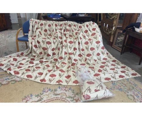 A pair of lovely floral curtains Beige background with red &amp; pink large flowers&nbsp;(drop222cm bottom width 397cm,&nbsp;