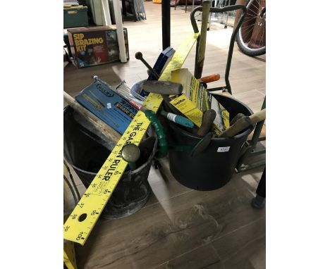 ASSORTED TOOLS & GARDEN ACCESSORIES
