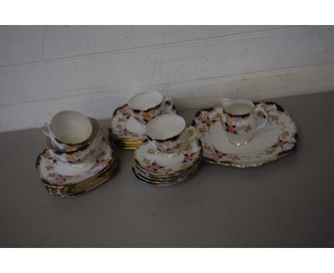 GROUP OF ROSSLYN CHINA TEA WARES INCLUDING SANDWICH PLATES, SIDE PLATES, FOUR CUPS, SAUCERS, SUGAR BOWL