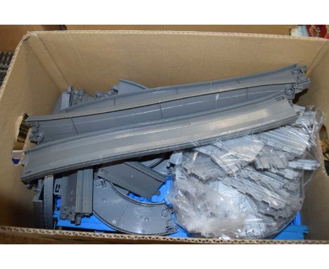 BOX CONTAINING THOMAS THE TANK ENGINE RAILWAYS, BUSES, TOY ACCESSORIES FOR TRAIN SET, VARIOUS ITEMS OF TRACK ETC