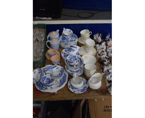 COLLECTION VARIOUS TEA WARES TO INCLUDE NEW CHELSEA, BLUE AND WHITE DRAGON PATTERN TEA WARES AND A FURTHER POOLE PART TEA SER
