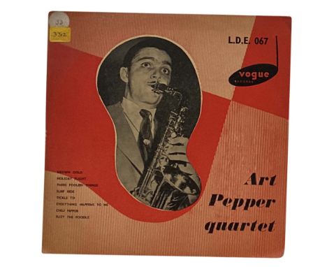 ART PEPPER QUARTET - ART PEPPER QUARTET 10" (VOGUE - LDE 067). Hot 10" here from Omega's Jazz man Diego's favourite artist. I