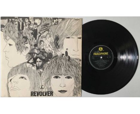 THE BEATLES - REVOLVER LP (UK WITHDRAWN MIX - PMC 7009). A superb example of the scarce "withdrawn" mix of The Beatles 1966 s