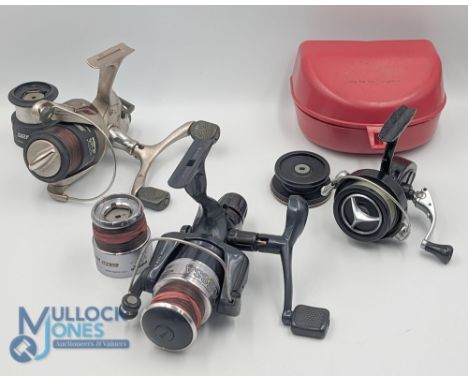 Okuma Spectrum fixed spool reel with 2 spare spools, good bail, twin handles, 'T' spool tensioner, runs well; Shakespeare Ode
