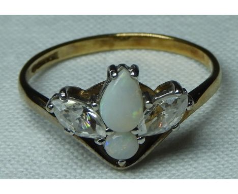 JEWELLERY 9CT GOLD OPAL & CLEAR STONE RING 1.88G   