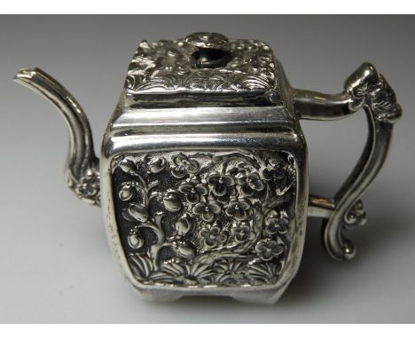 SILVER MINIATURE TEAPOT 1.5'H 30.4G   