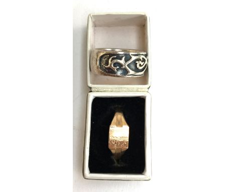 A 9ct gold ladies signet ring, 1.2g, size O together with a 1970s silver gents ring, 9.2g, size R 