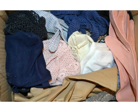 Ladies accessories - vintage leather gloves; others, lace qty