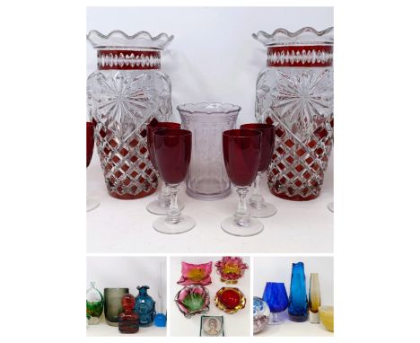 An Art Glass vase, and other assorted glassware (qty) 