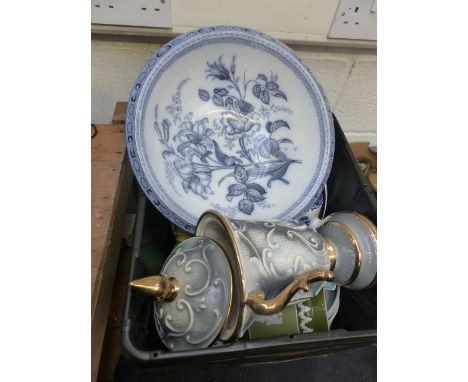 Box of mixed ceramics including Carltonware etc
