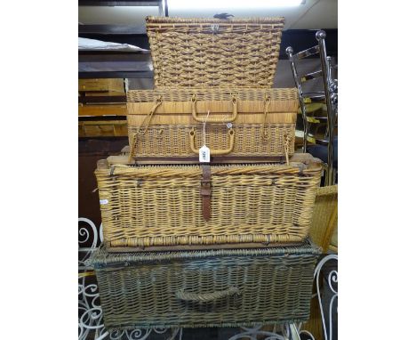 4 Vintage wicker hampers 
