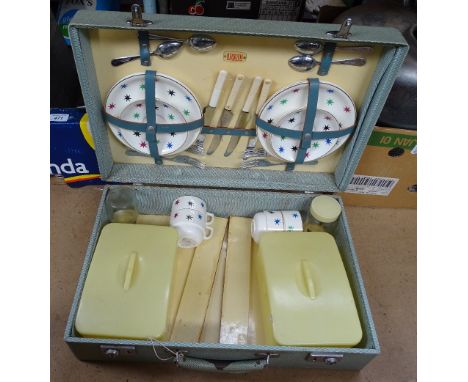 A Vintage Sirram picnic set 
