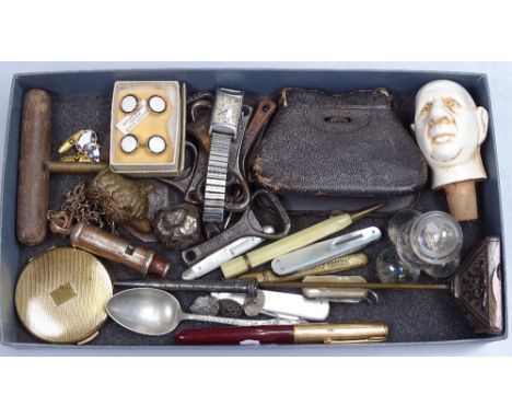 A box of various items, including a fountain pen, a compact, a foxhead snuffbox, a wristwatch etc 