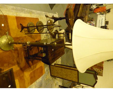Antique extending brass standard lamp