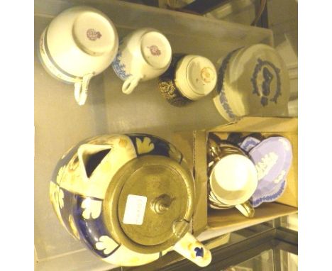 Tray of mixed ceramics including Royal Worcester and Wedgwood 
