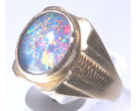 9 ct gold gents opal signet ring, size P 1/2, 8 g