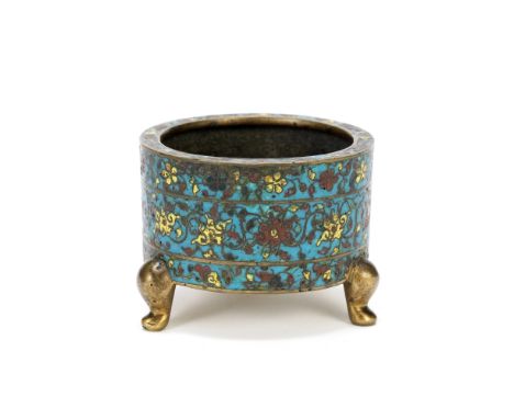 A SMALL CLOISONNÉ ENAMEL TRIPOD INCENSE BURNERMing DynastyRaised on three cabriole legs, the cylindrical body decorated with 