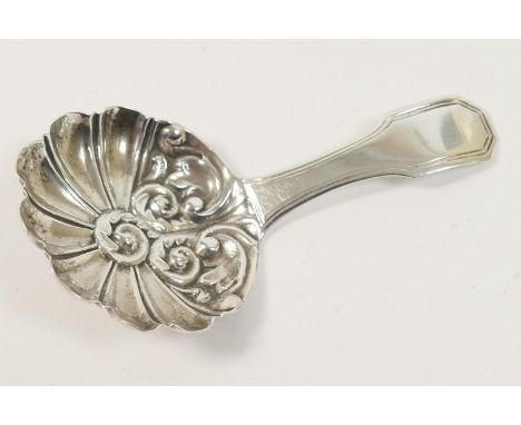 George IV silver fiddle and thread pattern caddy spoon, maker L V &amp; W, Birmingham 1825, 7.5cm 