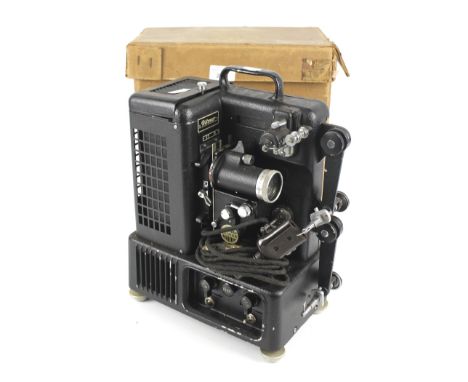 A Ditmar 2960N vintage 35mm projector. In the box with original instruction booklet, H34cm