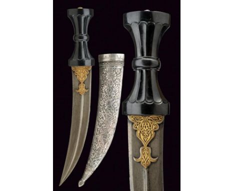 dating: late 18th Century provenance: Persia, Curved, double-edged blade with raiser at the center made in fine, wootz damask