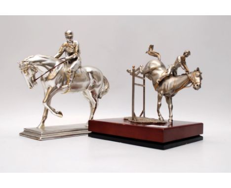 SILVERED FINISH CONTEMPORARY HORSE JUMPER FIGURE MARKED R. CAMERON BY ROYAL SELANGOR MOUNTED ON A MAHOGANY FINISH BASE ALONG 