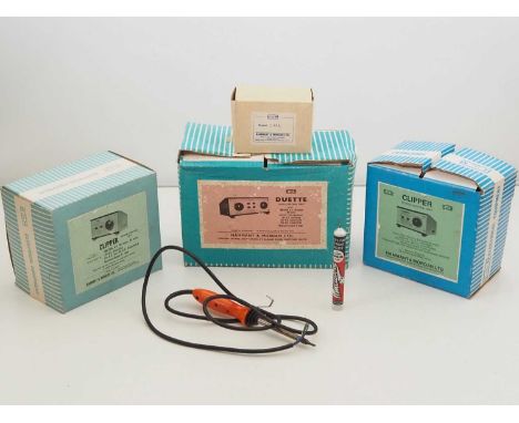 A group of OO gauge model railways controllers and accessories to include an H&M Duette and 2 x H&M Clippers - G/VG in F/G bo
