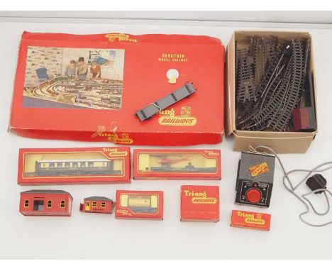 A group of TRIANG OO gauge model railways items comprising an RS23 Pullman Train Set, various boxed and unboxed rolling stock