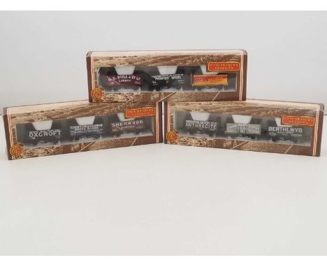 A group of BACHMANN OO gauge Coal Traders Classics triple wagon packs comprising: 33-025, 33-026 and 33-027 - G/VG in G/VG bo