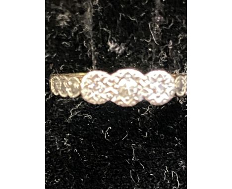 9ct Gold &amp; platinum diamond ring Size K 