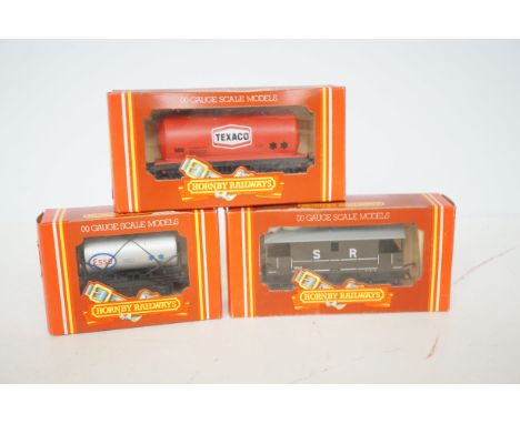 Hornby railways 00 gauge scale model 3 carriages 