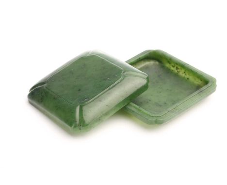 A Chinese spinach jade box, of square form with rounded borders and re-entrant corners, 7.7cmIn good condition with no obviou