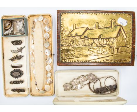 A collection of silver and white metal jewellery to include Victorian sweetheart brooches, a rose quartz brooch, white metal&