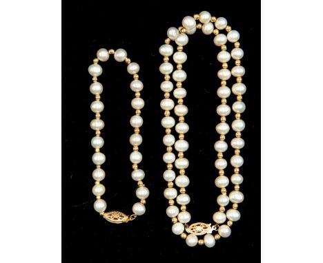 A cultured pearl and 14ct gold single row necklace with matching bracelet&nbsp;