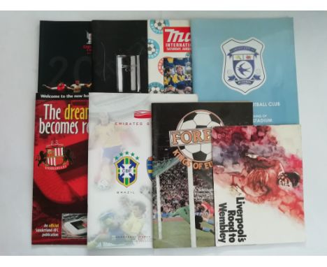 FOOTBALL, brochures and big match programmes, inc. Emirates Cup (at Arsenal) 2009 &amp; 2011; 1992 Makita Tournament (at Leed