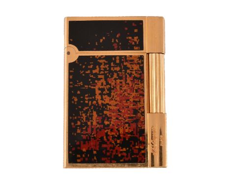 S. T. Dupont, a gilt metal and lacque de chine lighter, no. 16KDL03, with mottled decoration, 5.5cm high