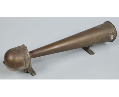 A vintage Apollo car horn, makers The Apollo Manufacturing Company, Birmingham, 54cm.