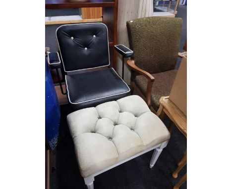 QUANTITY OF VINTAGE FURNITURE 