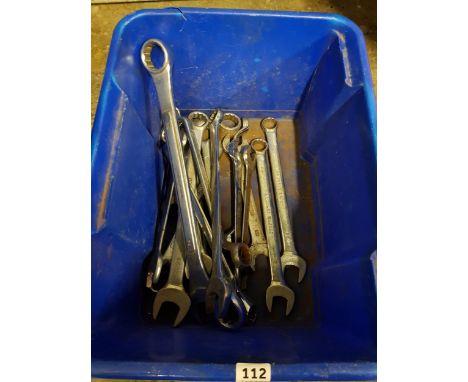 BOX LOT OF LARGE TOOLS 
