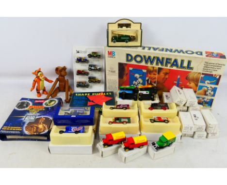 Corgi - Lledo - MB - Spear's - Others - A mixed assortment of items. Includes 30 diecast vehicles to include #12006 1934 Denn