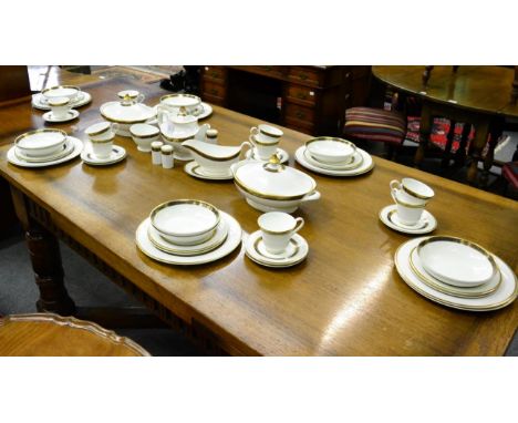 A Royal Doulton dinner and tea service (Harlow) (qty) 