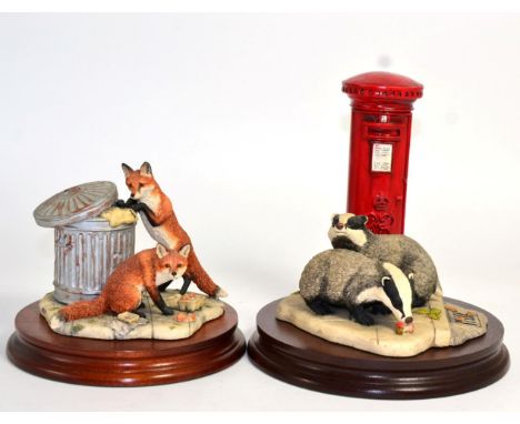 Border Fine Arts 'Urban Foxes', model No. L134 by David Walton, limited edition 570/1250, on wood base with certificate and '