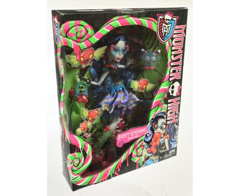 Mattel Monster High Ghoulia Yelps Sweet Screams doll, 2014, CBX46, Near Mint to Mint, NRFB, within Good Plus to Excellent pac