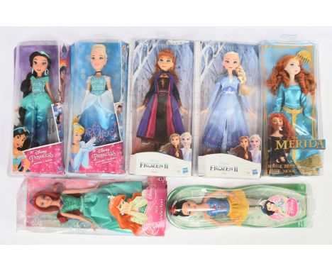 Hasbro Mattel Disney Princess dolls x seven: (1) Mattel Snow White X9345; (2) Mattel Ariel 9335; (3) Mattel Merida V1821; (4)