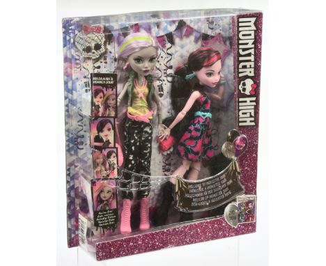 Mattel Monster High Draculaura and Moanica d'Kay Monstrous Rivals dolls, 2015, DNY33, Near Mint to Mint, NRFB, within Good Pl