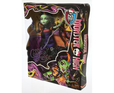 Mattel Monster High Casta Fierce Witch doll, 2014, CFV34, Near Mint to Mint, NRFB, within Good Plus packaging (surface wear a