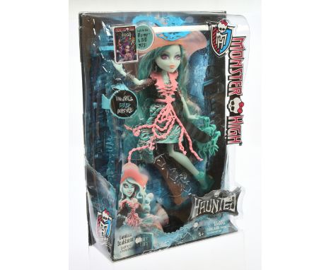 Mattel Monster High Vandala Doubloons Haunted doll, 2014, CDC31, Near Mint to Mint, NRFB, within Good packaging (inner card g