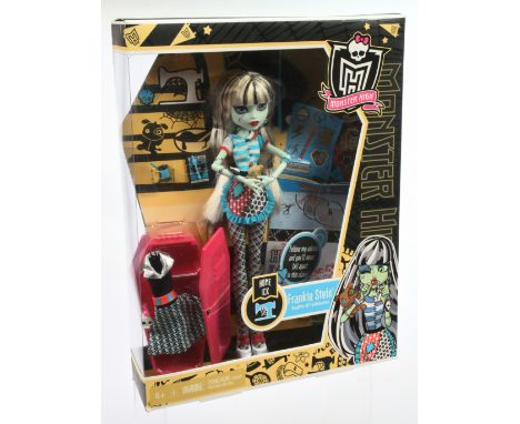 Mattel Monster High Frankie Stein Classroom Home Ick doll, 2011, W2558, Near Mint to Mint, NRFB, within Excellent box.