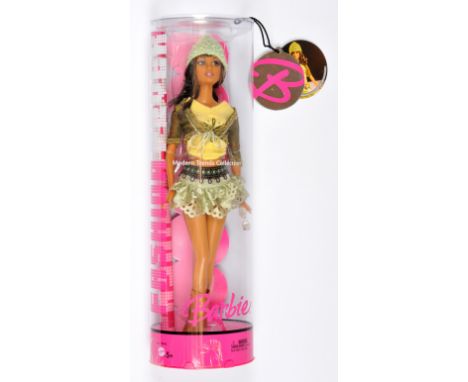 Mattel Barbie Fashion Fever doll, 2005, J1327, Near Mint to Mint, NRFB, within Good Plus to Excellent packaging (surface scuf